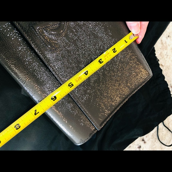 YSL patent clutch in dark gray - Picture 9 of 11